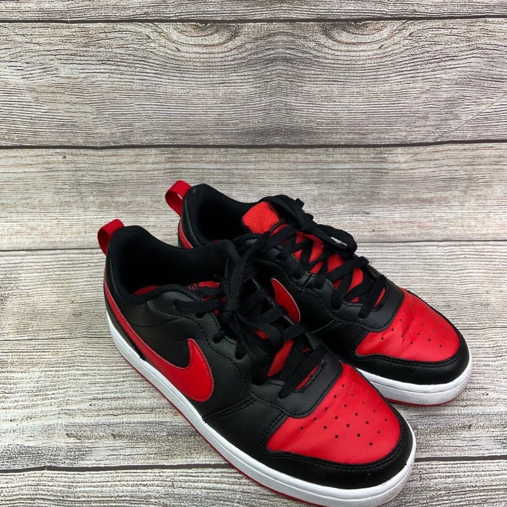 Nike Men's Black and Red Sneakers